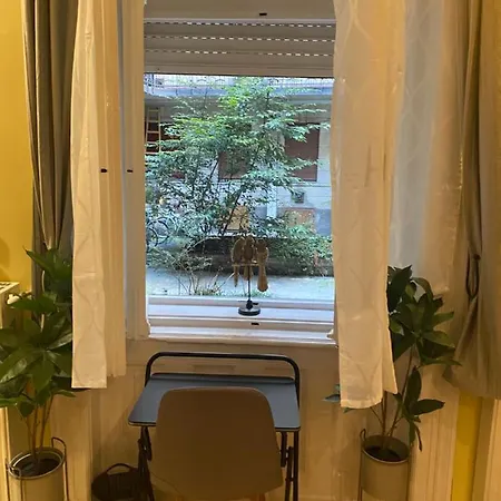 Apartment Jungle Story By Millenaris Park With Free Parking *