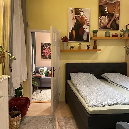Apartment Jungle Story By Millenaris Park With Free Parking *